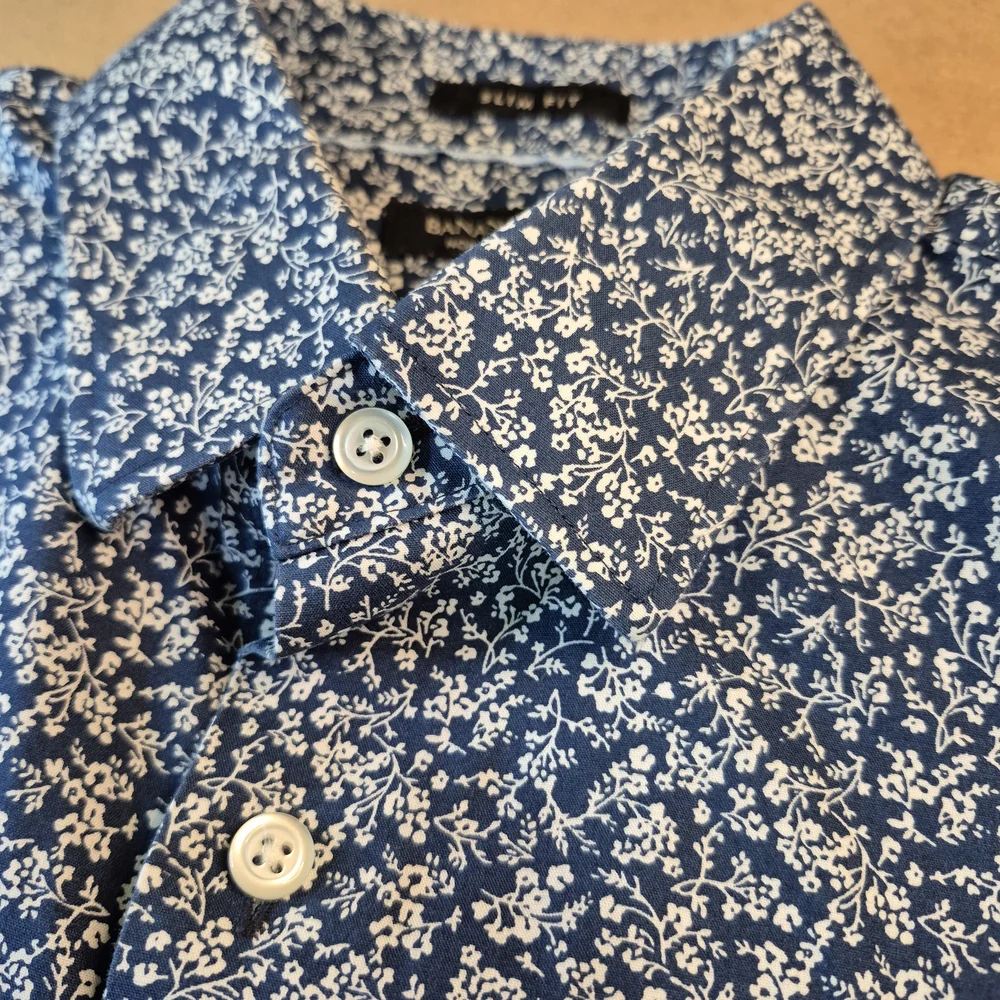 Banana Republic Navy Floral Button Down Shirt 3146/457